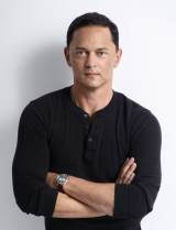 Auteursfoto: Website uitgeverij HarperCollins Holland Auteursfoto: Website uitgeverij HarperCollins Holland